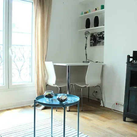 Nicole Shelter Apartamento Paris